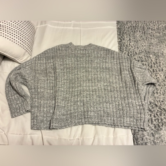 Jessica Simpson Heather Gray Ribbed Crewneck Sweater - Picture 2 of 7